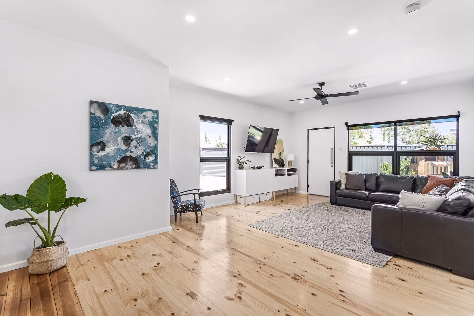 Mill Park Upstairs Retreat